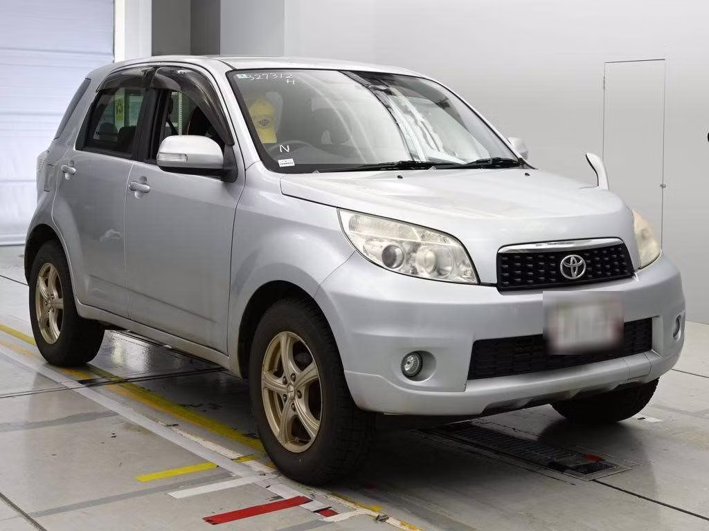 TOYOTA RUSH
