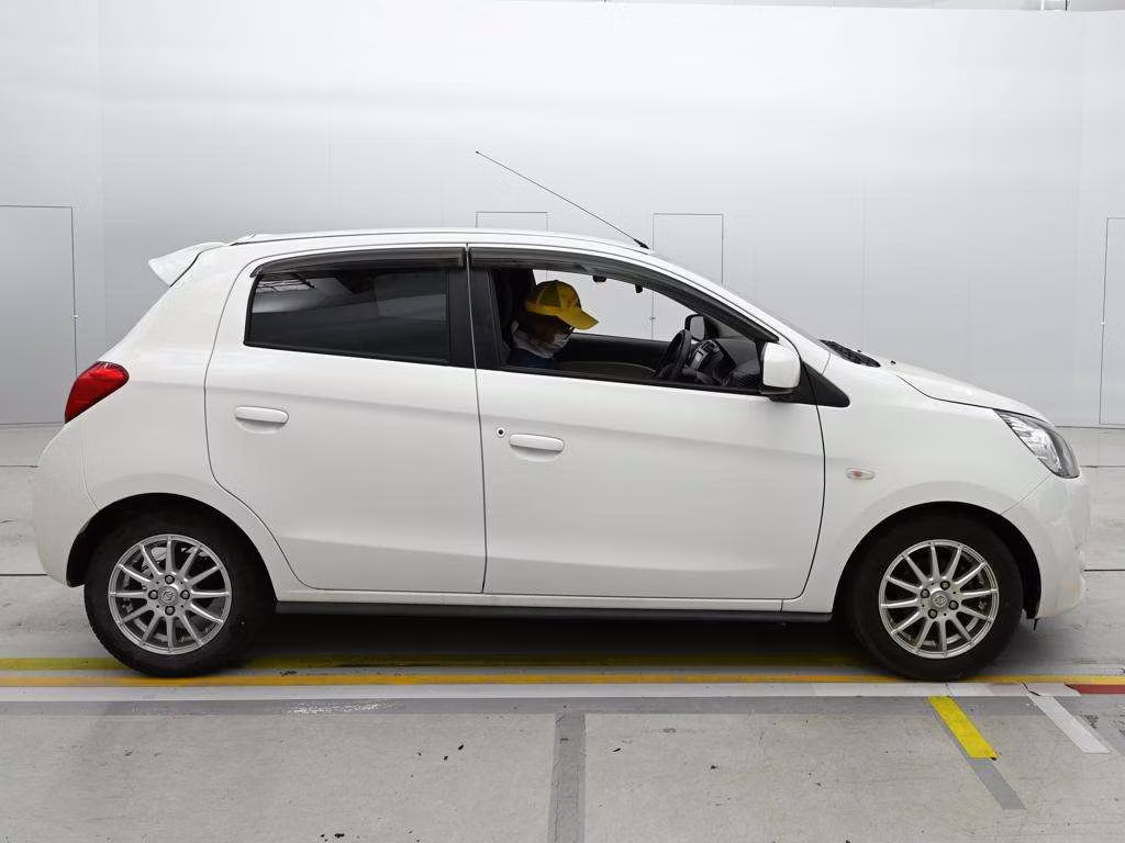 MITSUBISHI MIRAGE