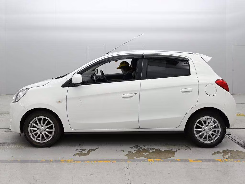 MITSUBISHI MIRAGE