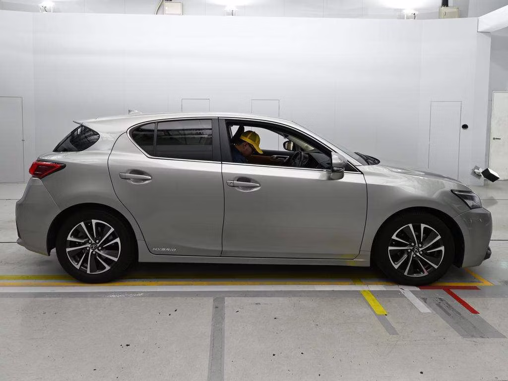LEXUS CT200H
