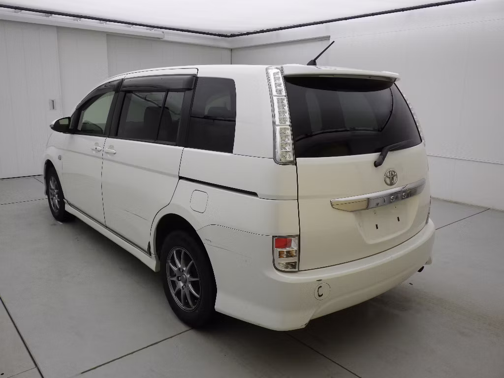 TOYOTA ISIS