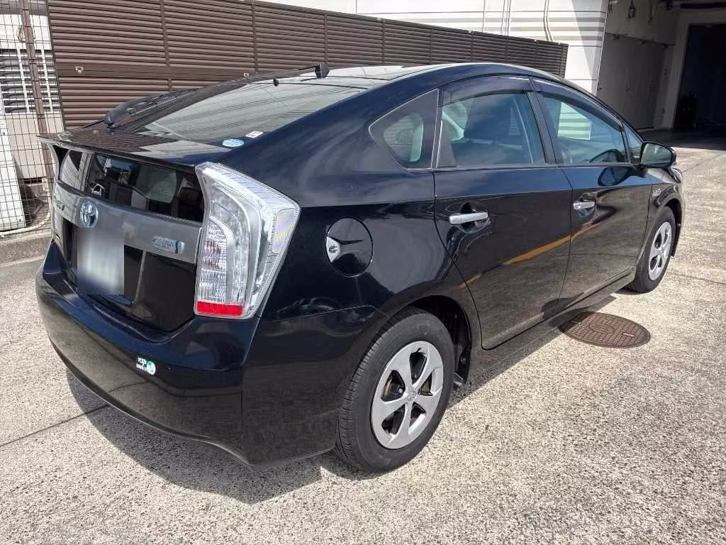 TOYOTA PRIUS PHV