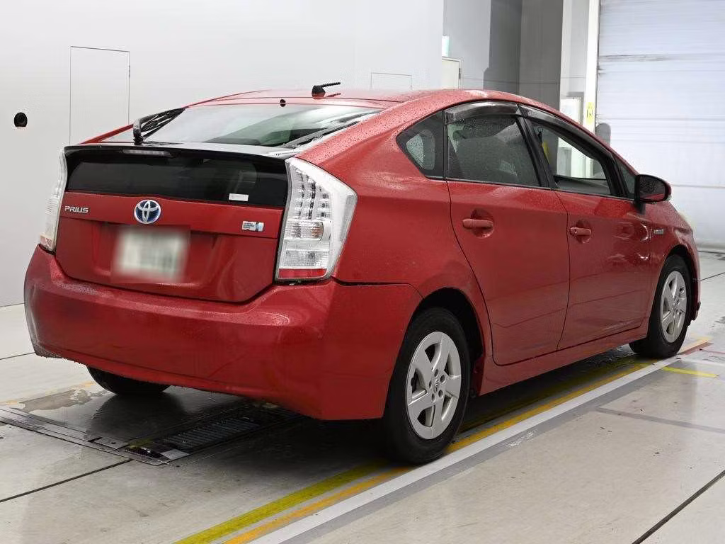 TOYOTA PRIUS