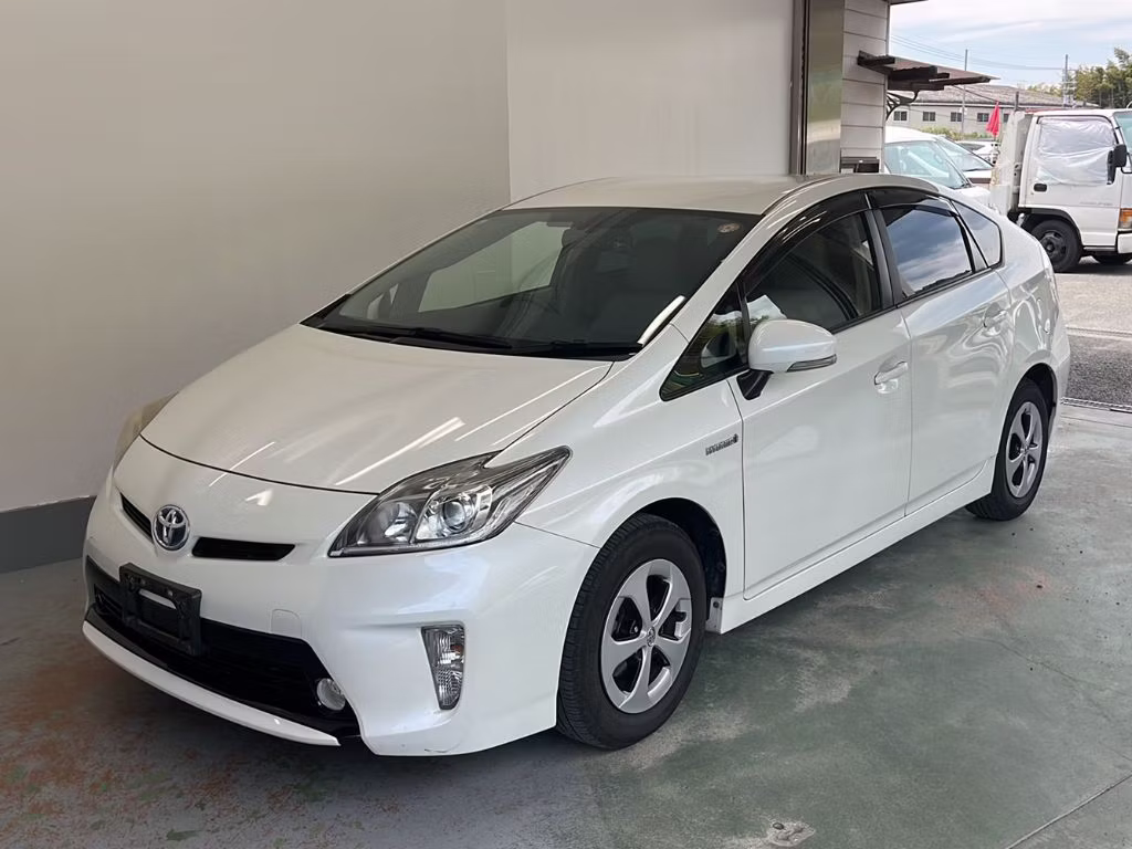 TOYOTA PRIUS