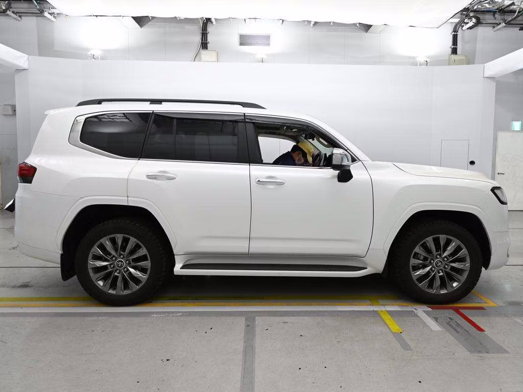 TOYOTA LAND CRUISER
