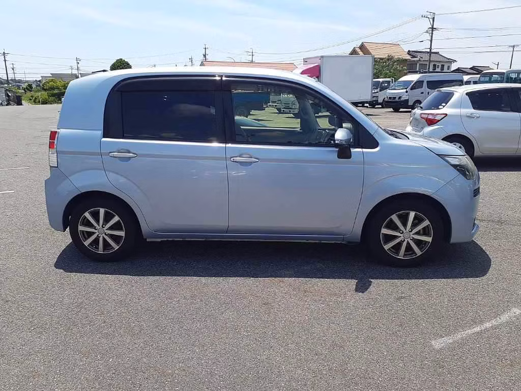 TOYOTA SPADE