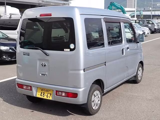 TOYOTA PIXIS VAN