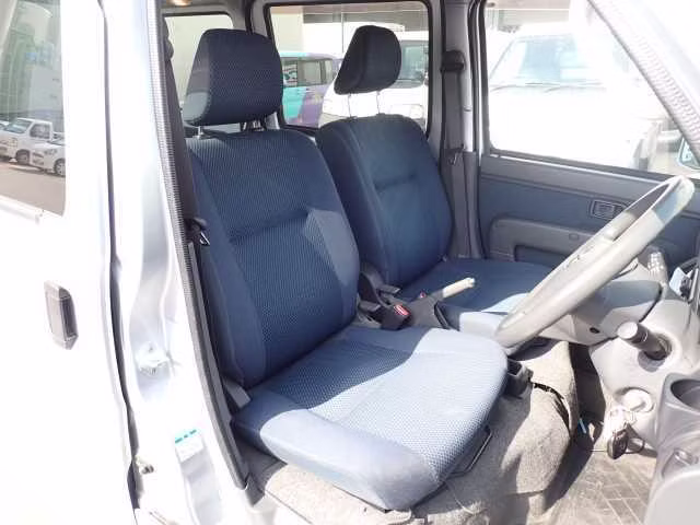 TOYOTA PIXIS VAN