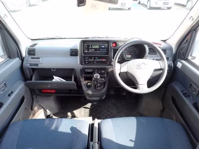 TOYOTA PIXIS VAN