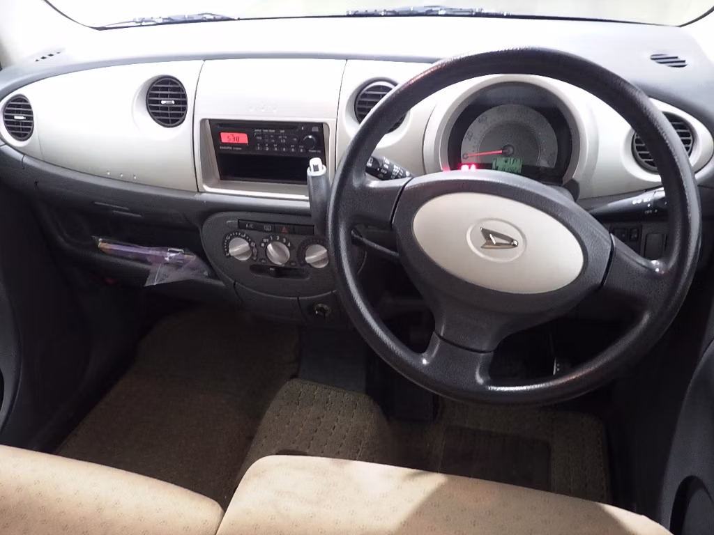DAIHATSU MOVE LATTE