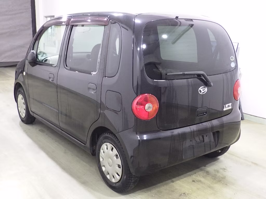 DAIHATSU MOVE LATTE