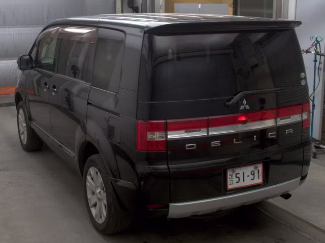 MITSUBISHI DELICA D:5