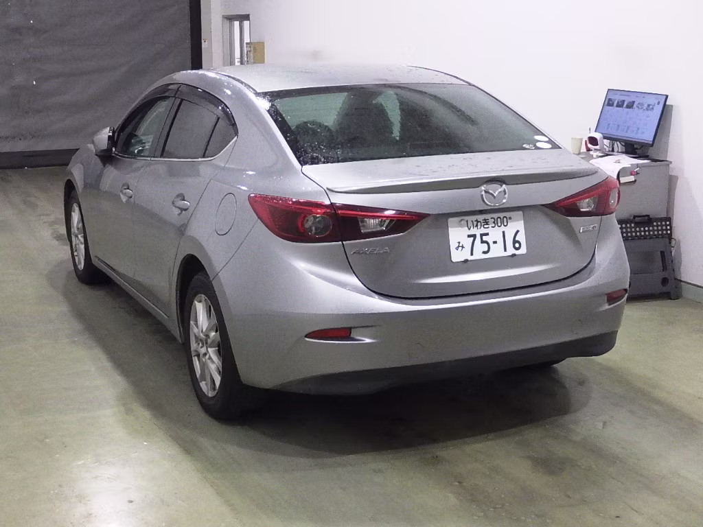 MAZDA AXELA