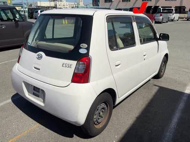DAIHATSU ESSE