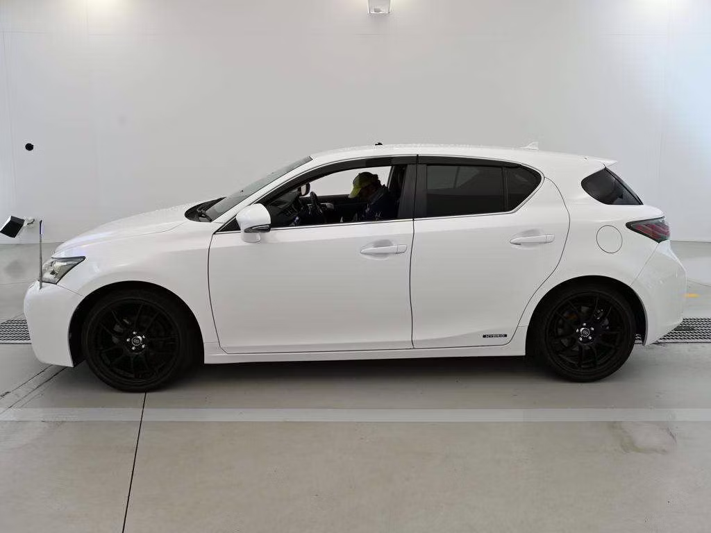 LEXUS CT200H