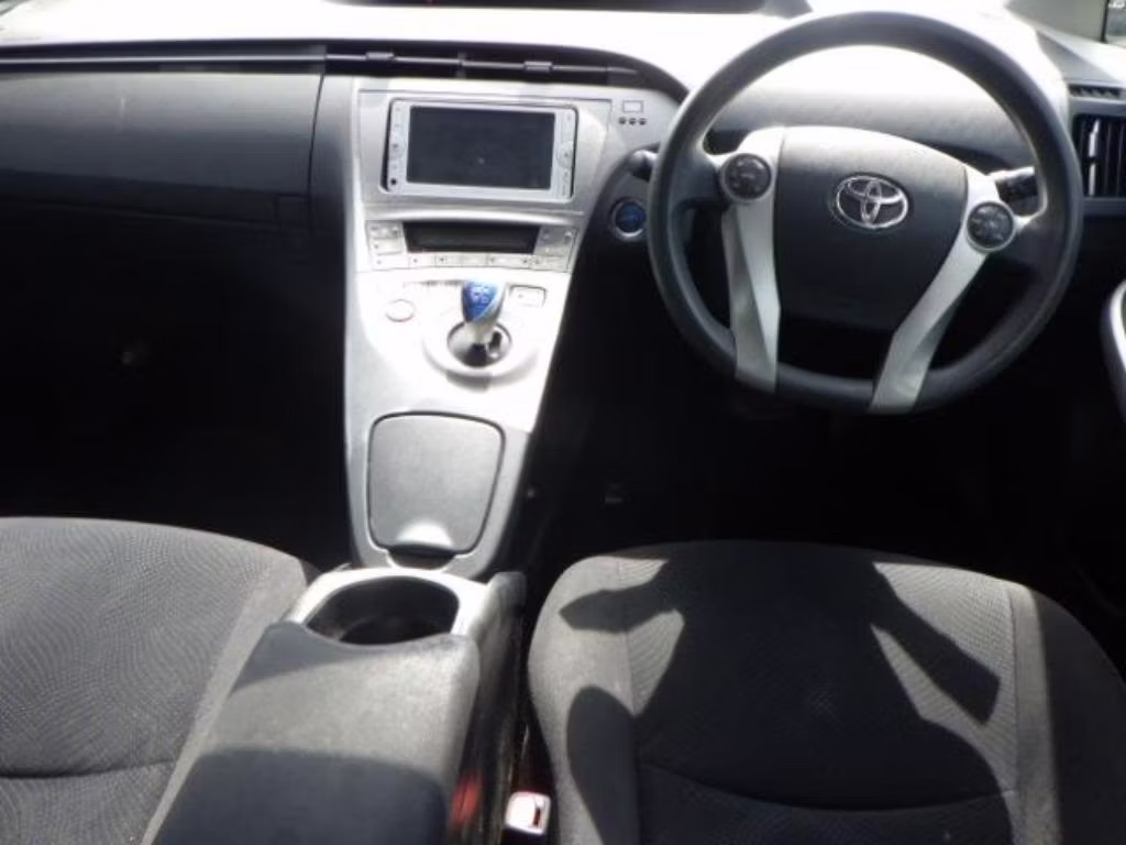 TOYOTA PRIUS