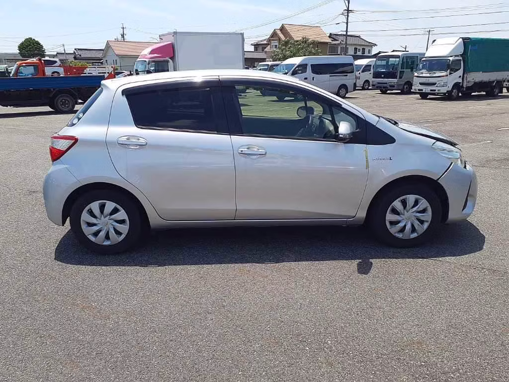 TOYOTA VITZ