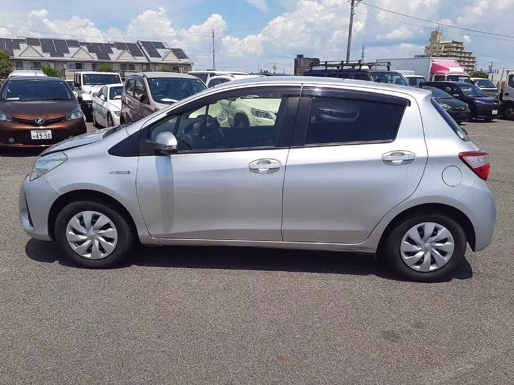 TOYOTA VITZ