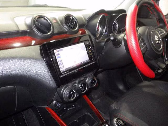 SUZUKI SWIFT