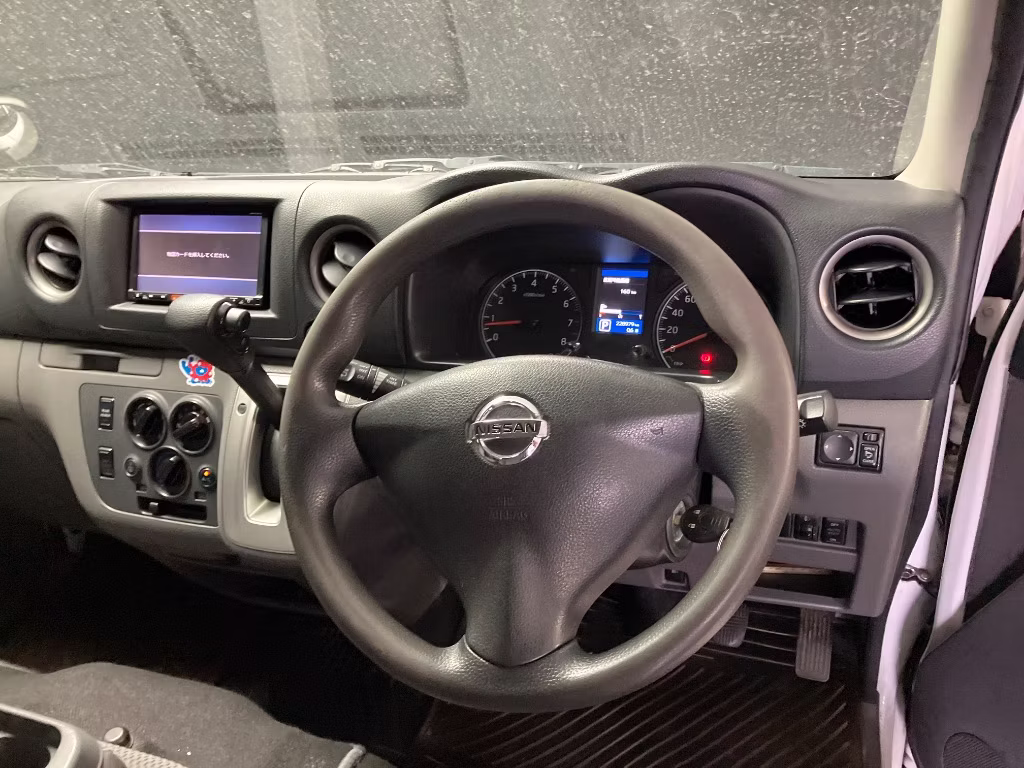 NISSAN NV350 CARAVAN