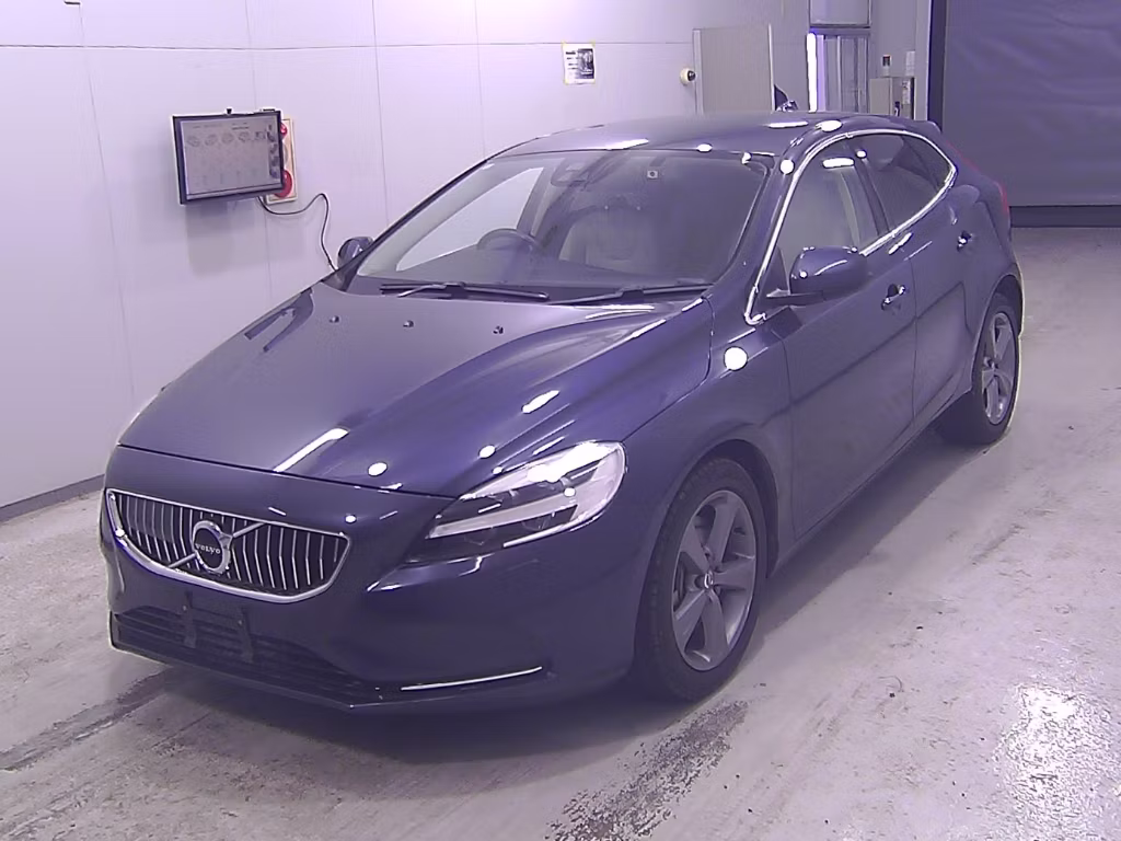 VOLVO V40