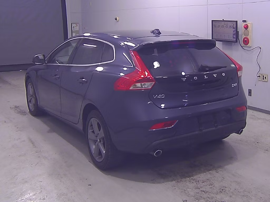 VOLVO V40