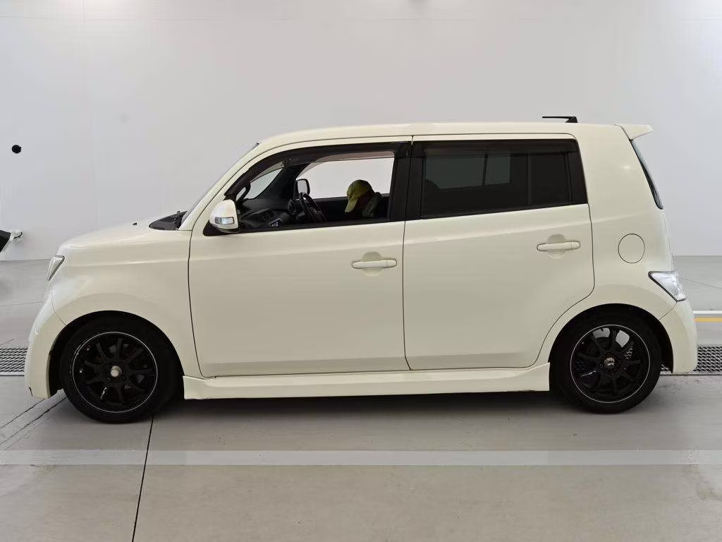 TOYOTA BB