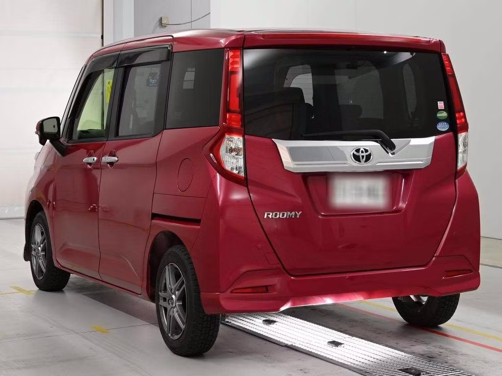TOYOTA ROOMY