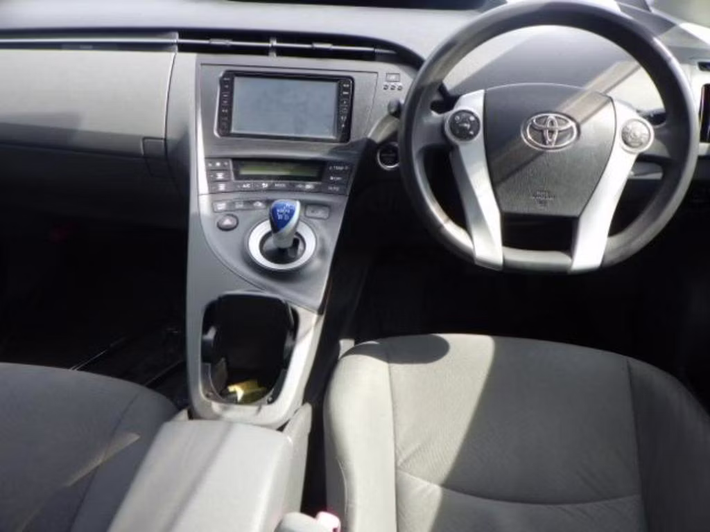 TOYOTA PRIUS