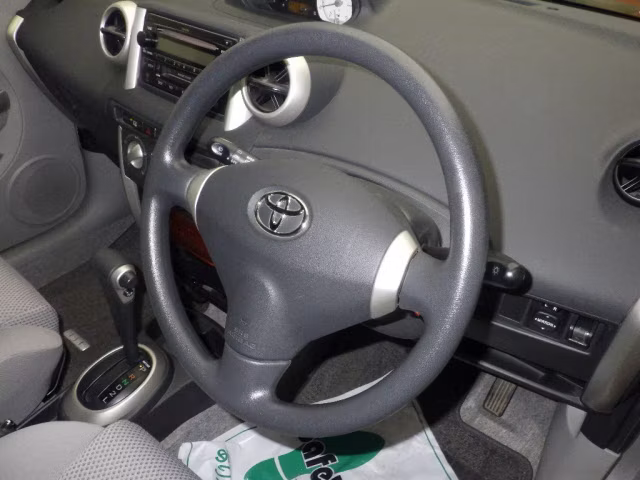 TOYOTA IST
