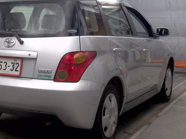 TOYOTA IST