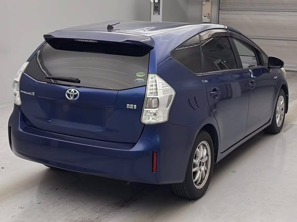 TOYOTA PRIUS ALPHA
