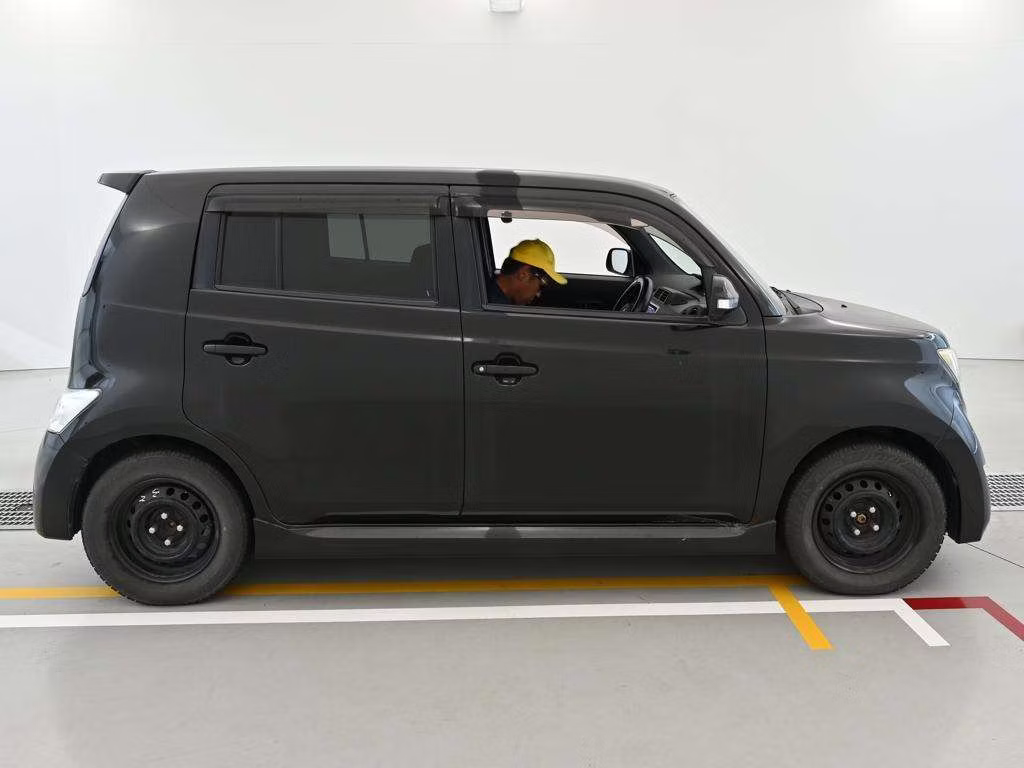 TOYOTA BB