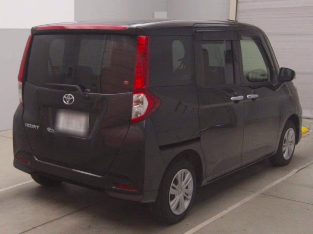 TOYOTA ROOMY