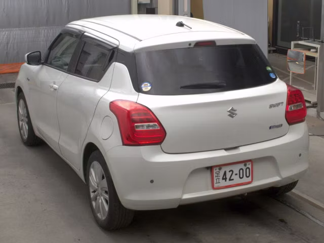 SUZUKI SWIFT