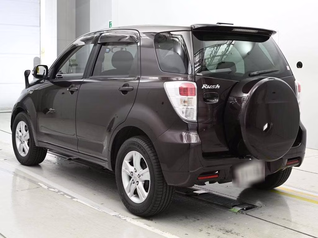 TOYOTA RUSH