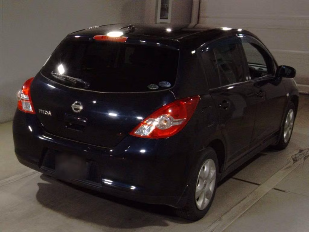 NISSAN TIIDA