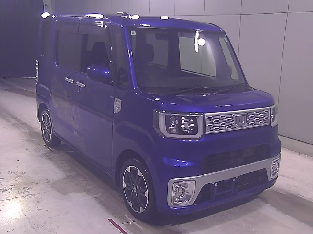 DAIHATSU WAKE