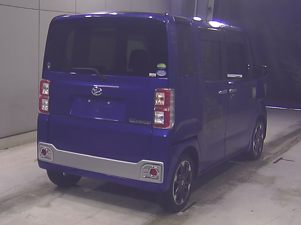 DAIHATSU WAKE