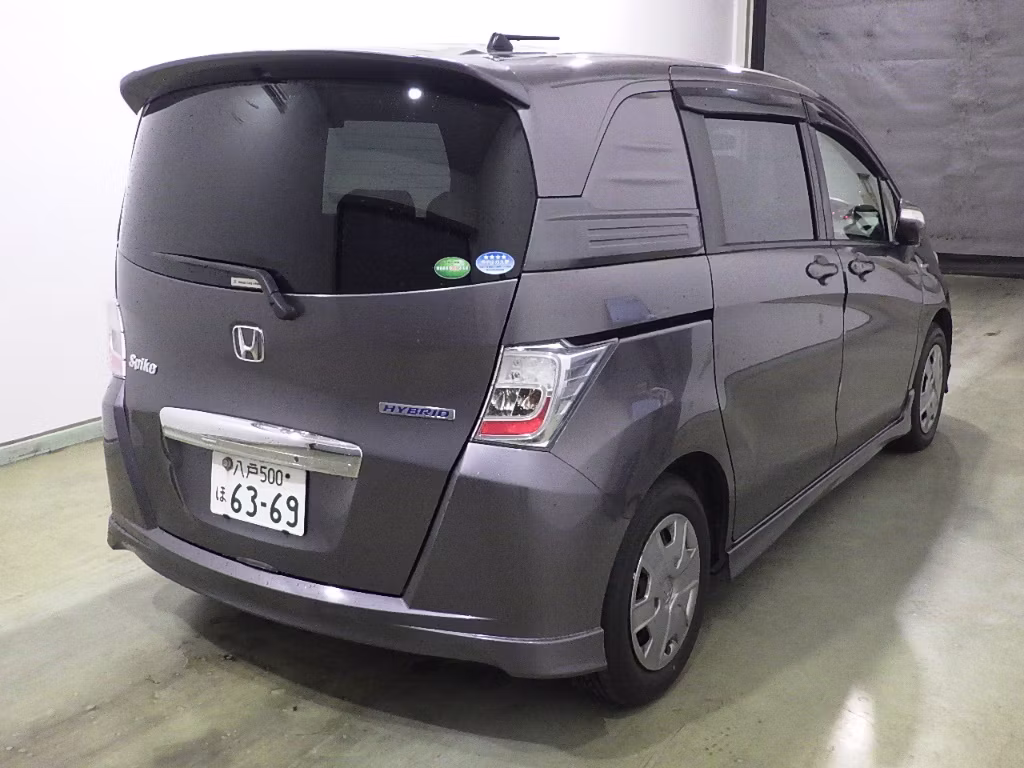 HONDA FREED SPIKE