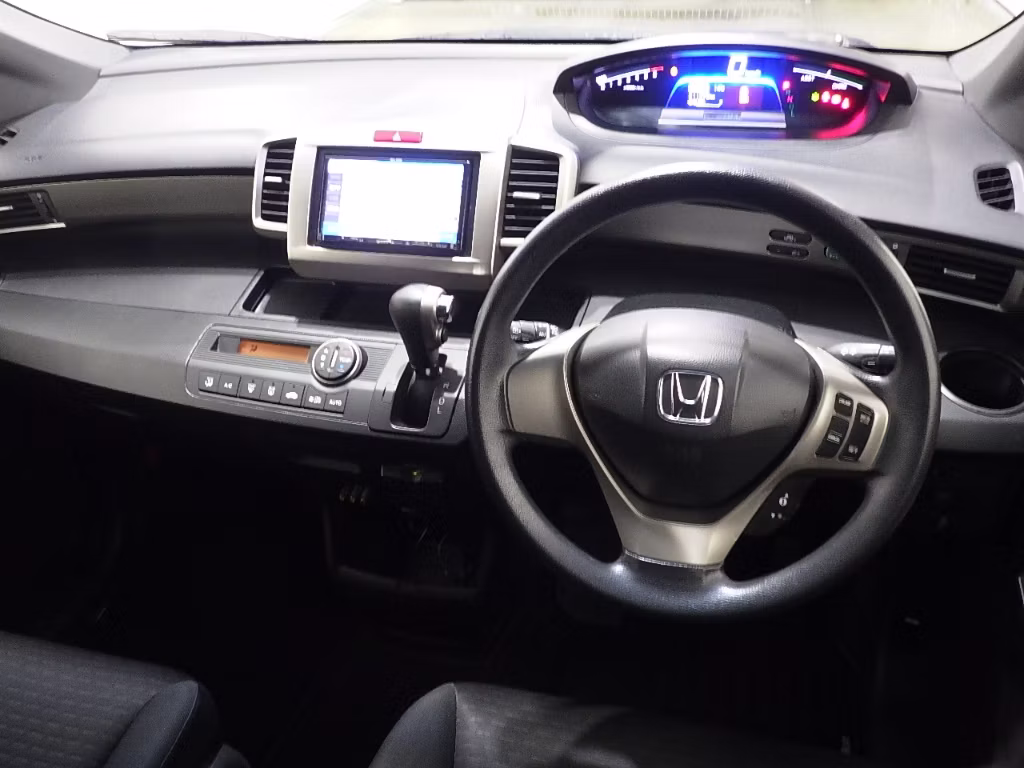 HONDA FREED SPIKE