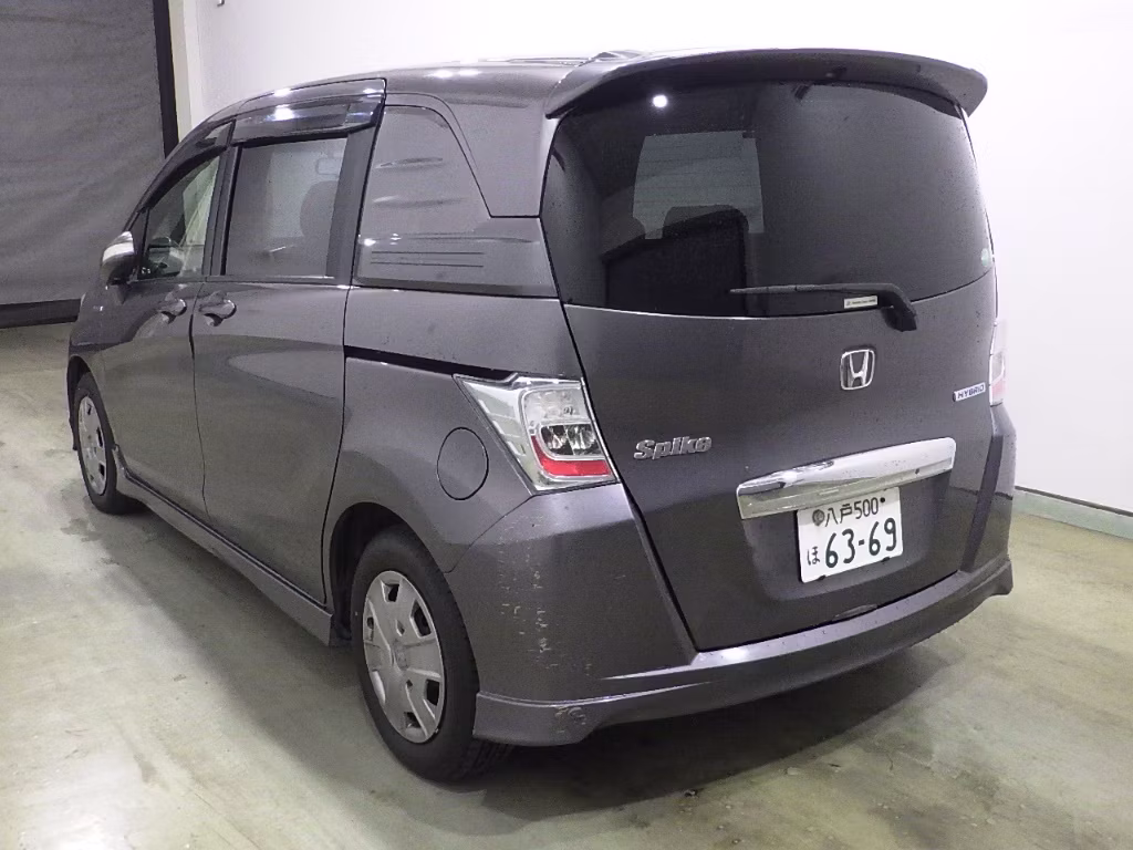 HONDA FREED SPIKE