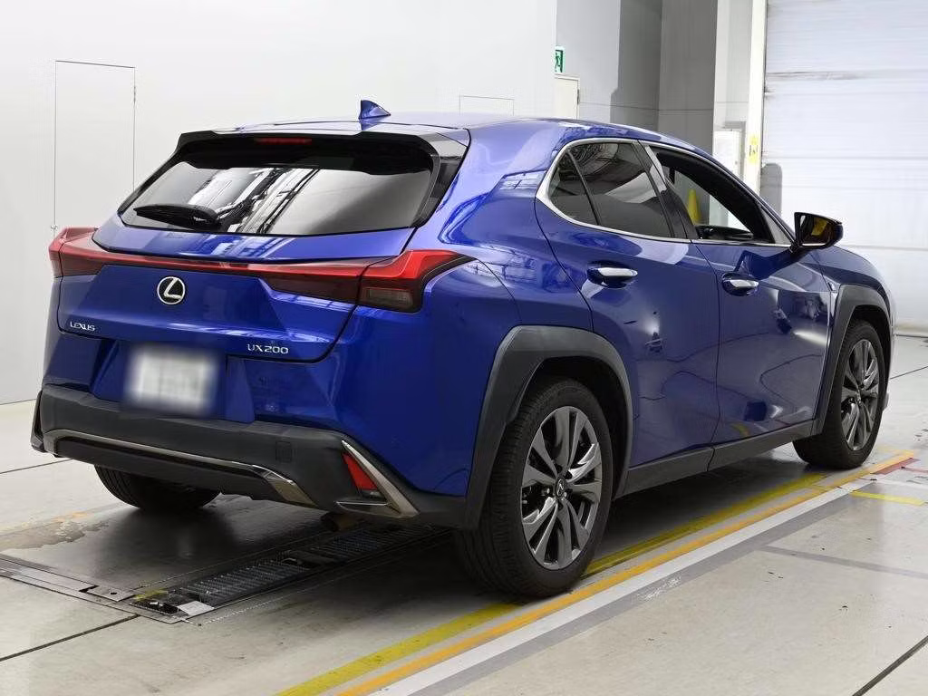 LEXUS UX200