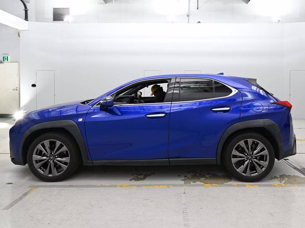 LEXUS UX200