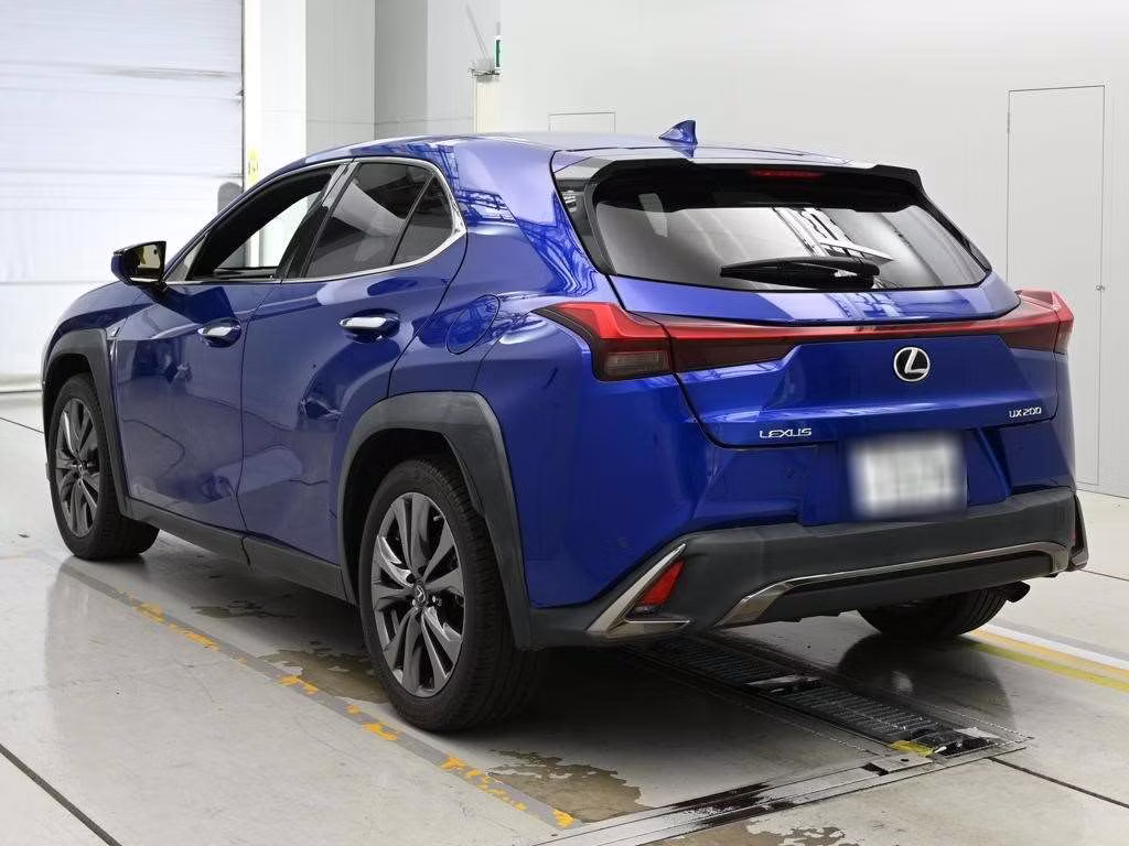 LEXUS UX200