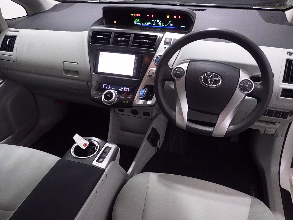 TOYOTA PRIUS ALPHA