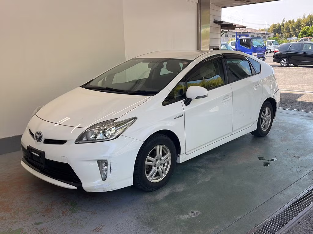 TOYOTA PRIUS
