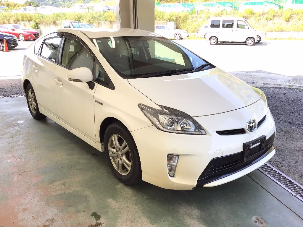 TOYOTA PRIUS