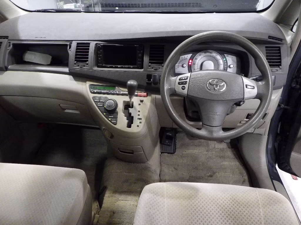 TOYOTA ISIS
