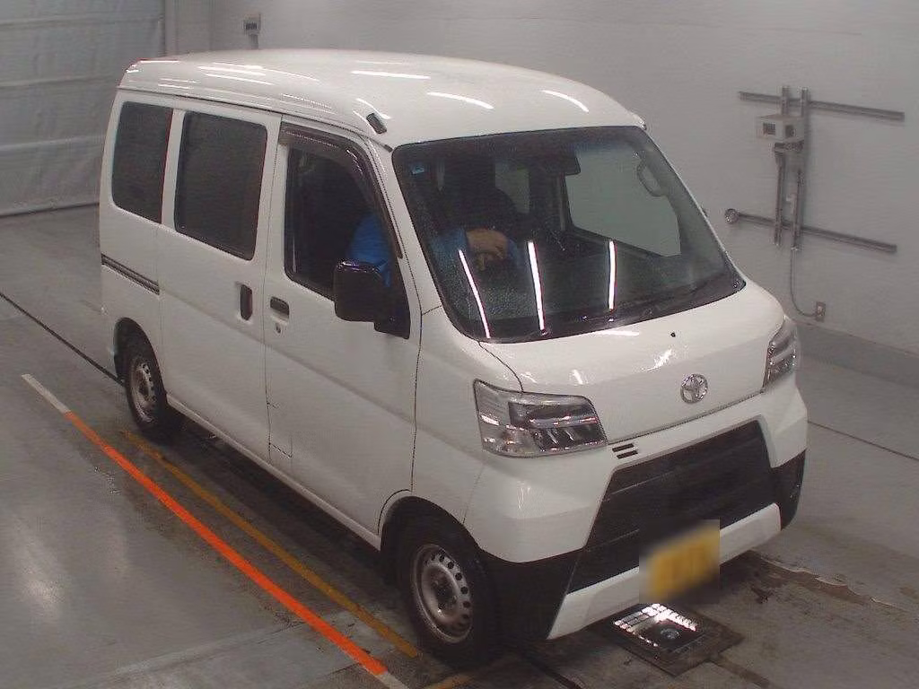 TOYOTA PIXIS VAN
